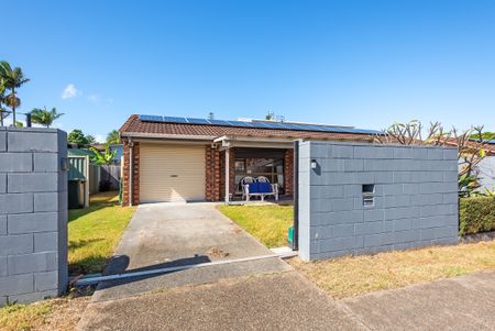 135 Kumbari Avenue, Labrador QLD 4215 - Photo 5