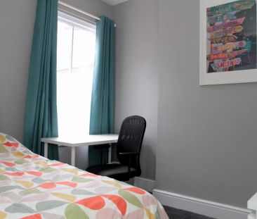 College Avenue (4 bed) - Photo 3