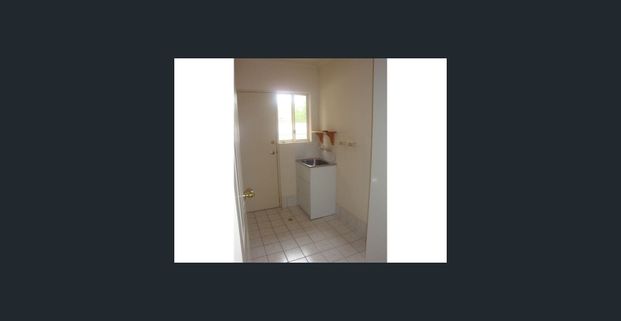 Low maintenance 3 bedroom unit - Photo 1