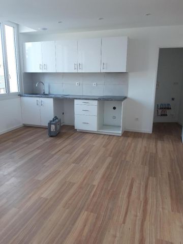 Location Appartement 4 pièces 76m² BORDEAUX 33800 - Photo 3