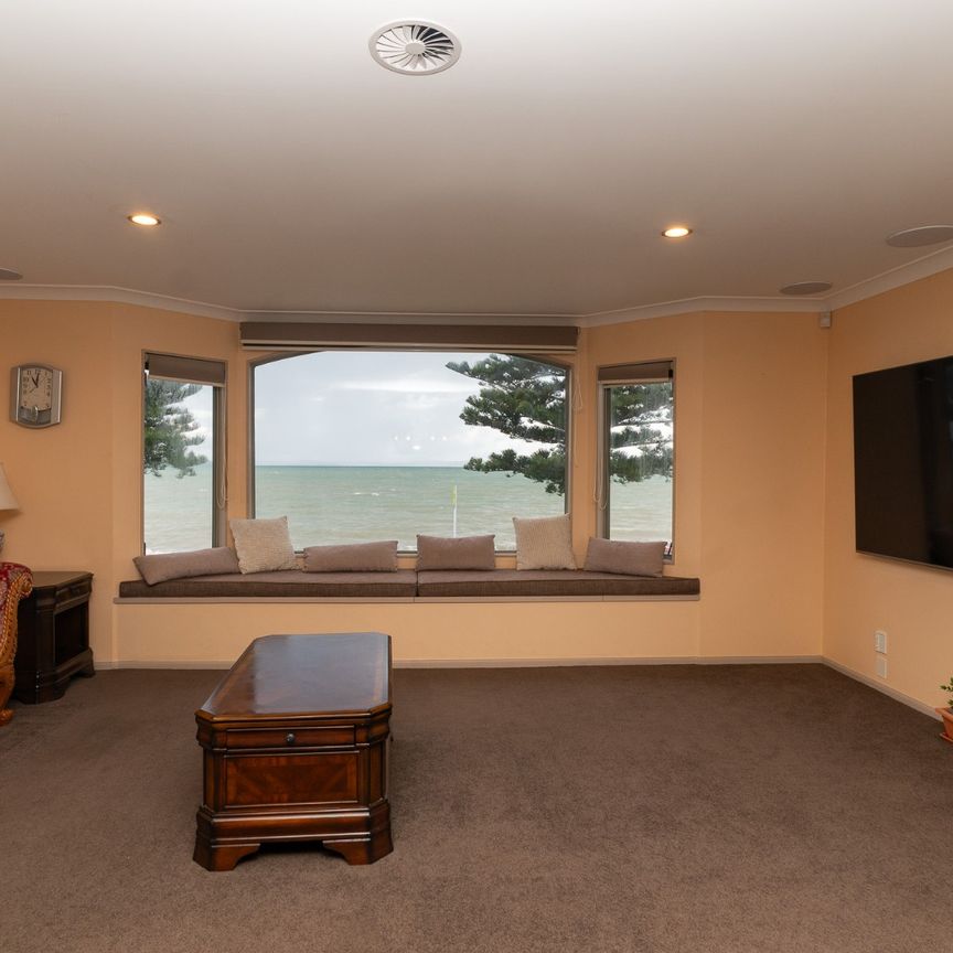 Pristine and Perfect Beachside Residence - Photo 1