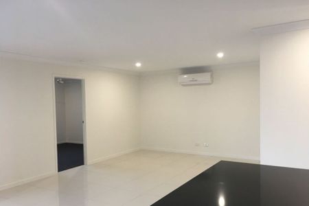 1/1 Swallowtail Street - Photo 3