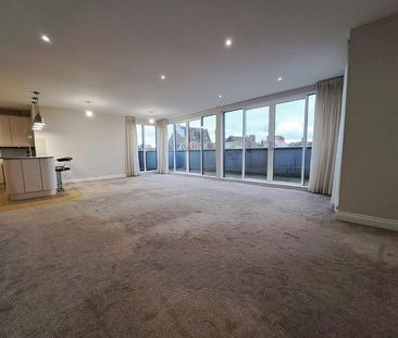 2 bedroom penthouse to rent - Photo 2