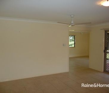 DECEPTIVELY LARGE HOME IN THE EVER POPULAR CASTLE HILL ESTATE - Photo 5