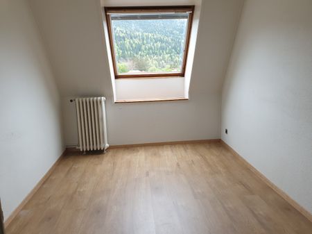 Grand appartement de 4,5 pièces avec ascenseur au centre du village - Photo 2
