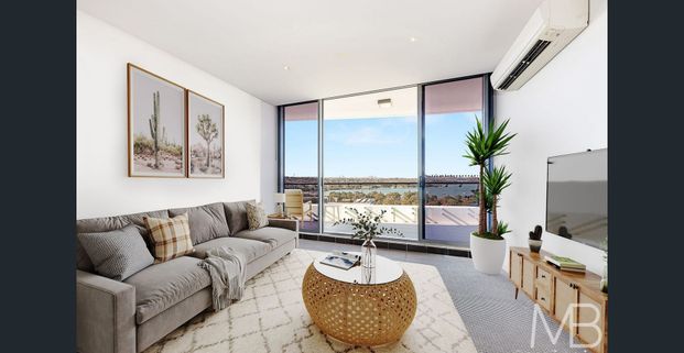 LUXURY RIVERSIDE APARTMENT WITH STUDY & DELUXE FINISHES - Photo 1