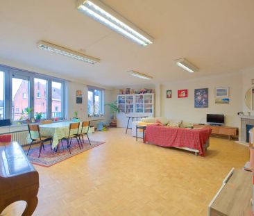 LICHTERVELDE - ZEER RUIM APPARTEMENT MET 3 SLPKS + garagebox - Photo 1