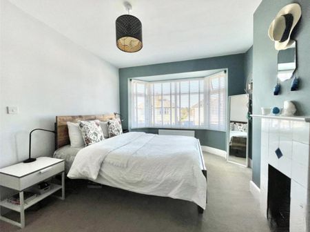 3 bedroom semi-detached house to rent - Photo 5