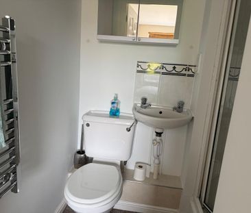 2 bedroom flat to rent - Photo 6