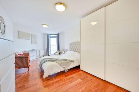 3 bedroom flat to rent - Photo 5