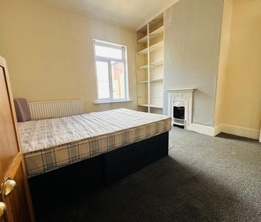 3 bedroom house on Northfield Road, CV1 2PB - Photo 5