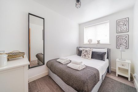 4 bedroom detached house to rent - Photo 3