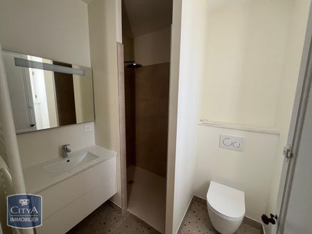 Location Appartement 3 pièces 88m² LA ROCHELLE 17000 - Photo 2