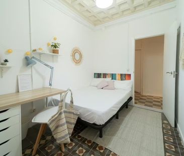 Carrer de Santa Anna, Barcelona, Catalonia 08002 - Photo 6