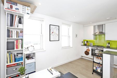 Qube Apartment, 227 Walworth Road, London, SE17 1RL - Photo 3