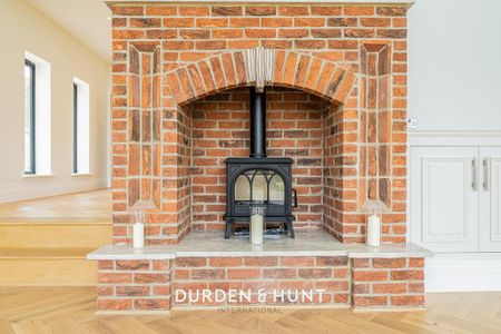 4 bedroom detached house to rent - Photo 3