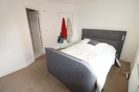 Sandringham Road, Brough - Photo 4