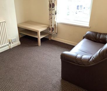 2 Bedroom Terraced To Rent in Lenton - Photo 2