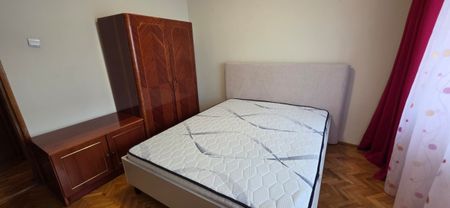 For rent an apartment in Cluj-Napoca, 2 minutes walk from the University of Medicine and Pharmacy, Mestecenilor Street, consisting of 2 bedrooms, living room, kitchen, office, bathroom, two balconies - Fotografie 4