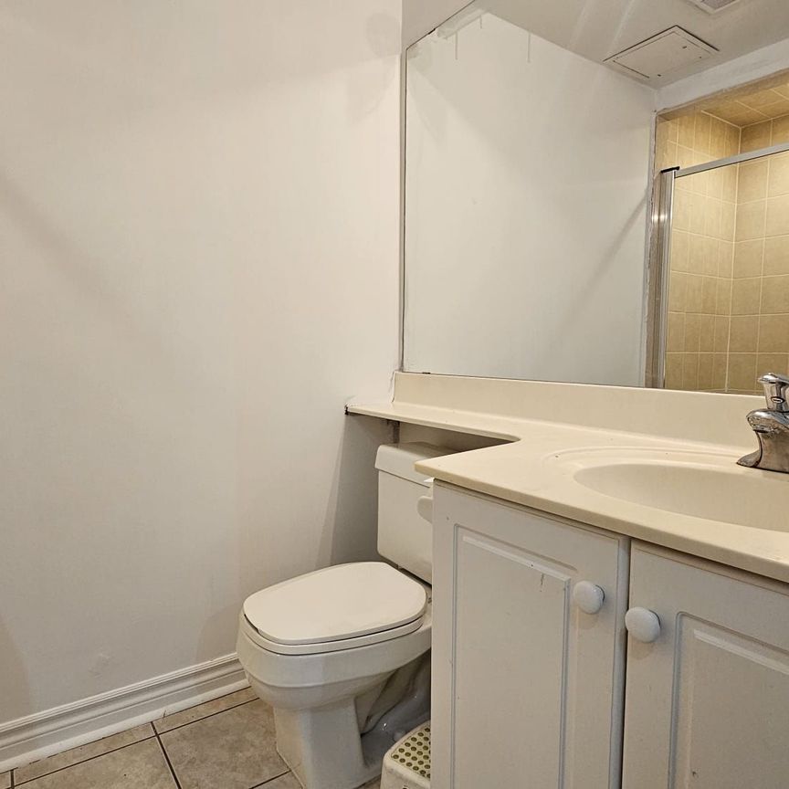 For Lease - 7 Lorraine Drive Unit# 1516, Toronto, Ontario - Photo 1