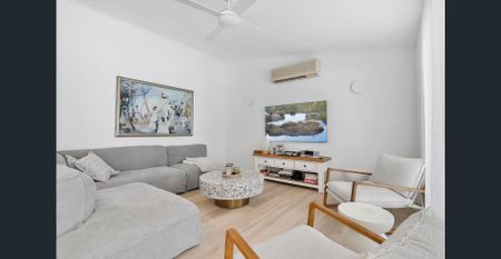 Simply Stunning - Single level living in peaceful Sunrise Beach - Rare Find! - Unfurnished, Heated Inground Pool - Photo 2