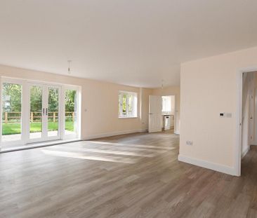 3 bedroom semi-detached house to rent - Photo 1