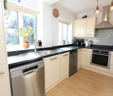 3 bedroom semi-detached house to rent - Photo 6