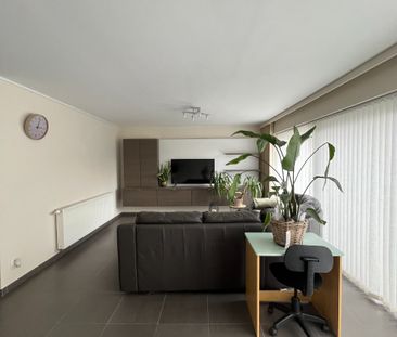 Ruim 2 slaapkamerappartement in centrum Zwevezele! - Photo 2
