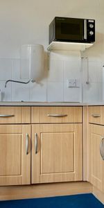 Bedsit, Waverley Road, BS6 - Photo 4