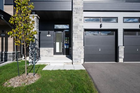 For Lease - 91 Berkely Street, Wasaga Beach, Ontario - Photo 2