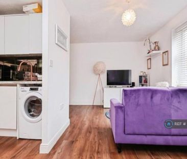 2 bedroom maisonette to rent - Photo 4