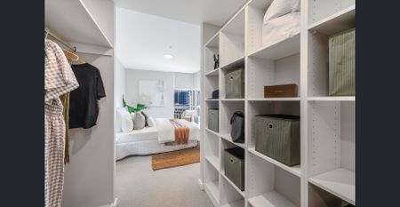 Two bedroom air conditioned inner city apartment - Photo 5