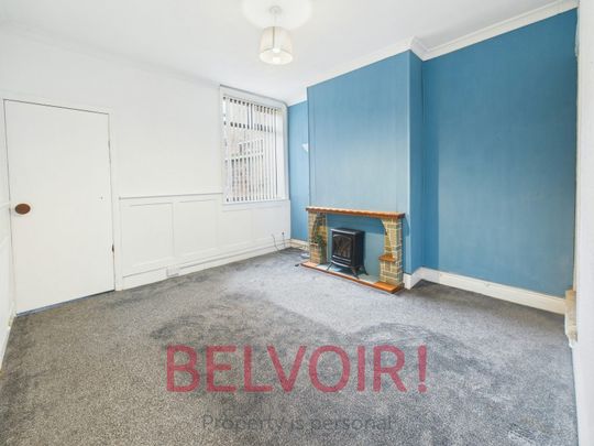 Terraced House to rent on - Photo 1