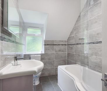 Cranleigh Road, Guildford - 4 bedrooms Property for lettings - Seym... - Photo 6