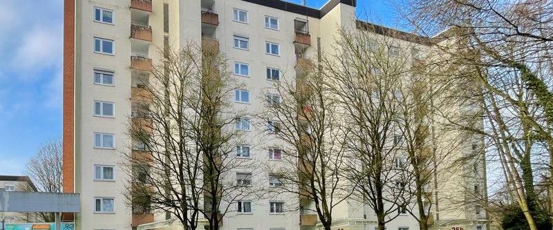 Großzügig geschnittene 2-Zi.-Wohnung mit Balkon! - Foto 1