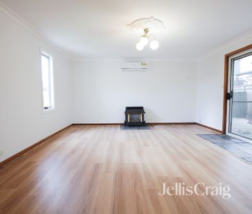 14 Railway Parade, Newport VIC 3015 - House For Rent | Domain - Photo 3
