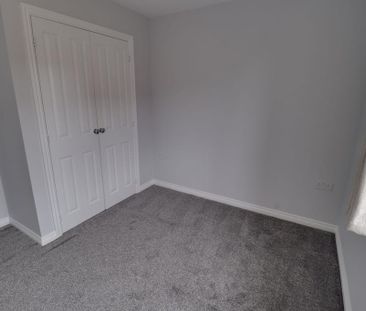 2 bedroom semi-detached house to rent - Photo 6
