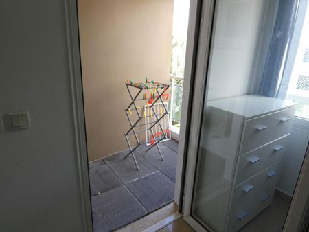 Location Appartement 1 pièce Meublé 20m² ST DENIS 97400 - Photo 5