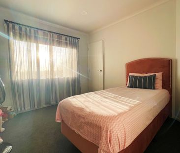 Spacious Four bedrooms Family Home - Photo 3