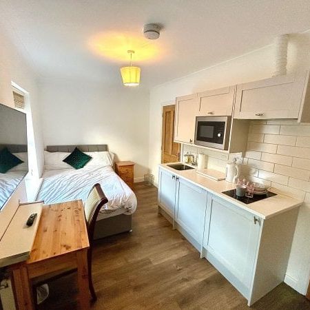 Bernadines, MK18 - Photo 1