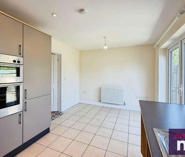 The Brambles, Trowbridge, BA14 - Photo 4