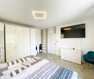 Helle, sehr gepflegte 2-Zimmer-Wohnung mit westseitiger Loggia - Photo 1