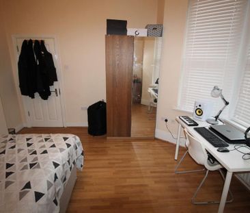 2 bedroom flat to rent - Photo 6