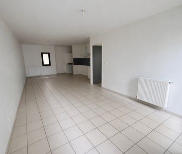Location Appartement 2 pièces 50m² ROMANS SUR ISERE 26100 - Photo 1