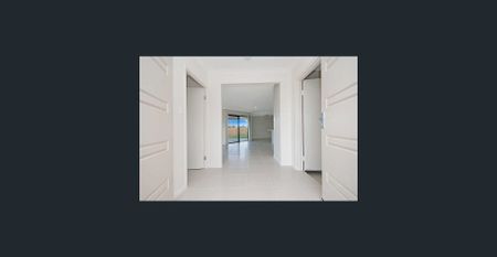 Family Home in Mount Low - Photo 2