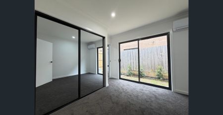 $580 P/W BRAND NEW TOWNHOUSE - Photo 2