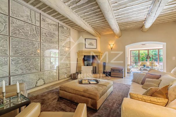 Proche Gordes - Maison de charme au cœur du village - Photo 1