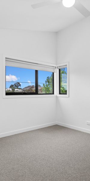 Brand New & Gorgeous - Photo 1