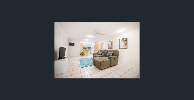 SPACIOUS NORTH FACING LOW RISE APARTMENT - Photo 1