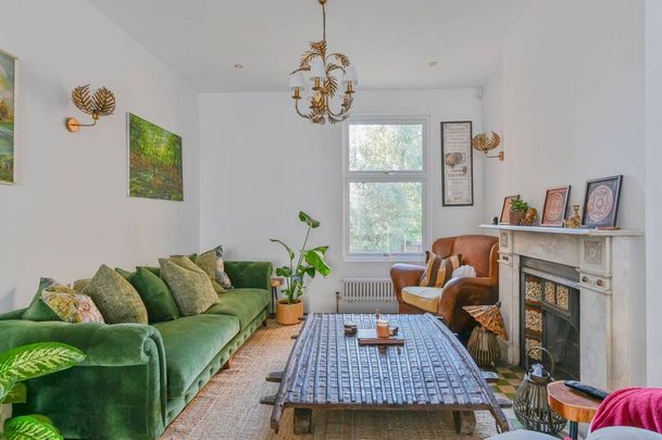 5 bedroom end of terrace house to rent - Photo 1